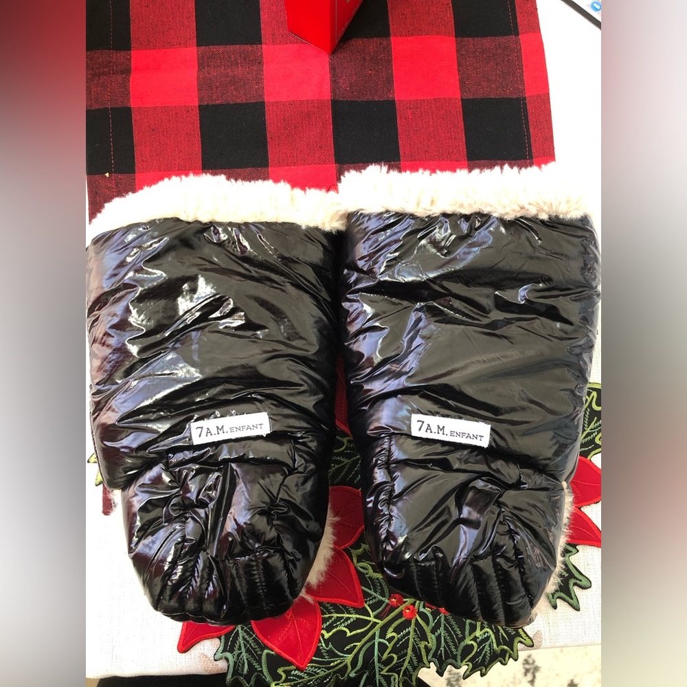 Stroller gloves